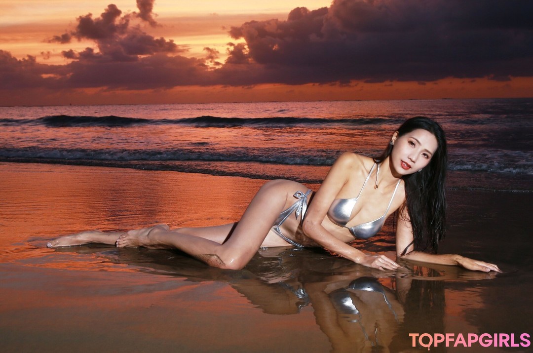 Naakte gelekte OnlyFans-foto van Anita Feifei #1341