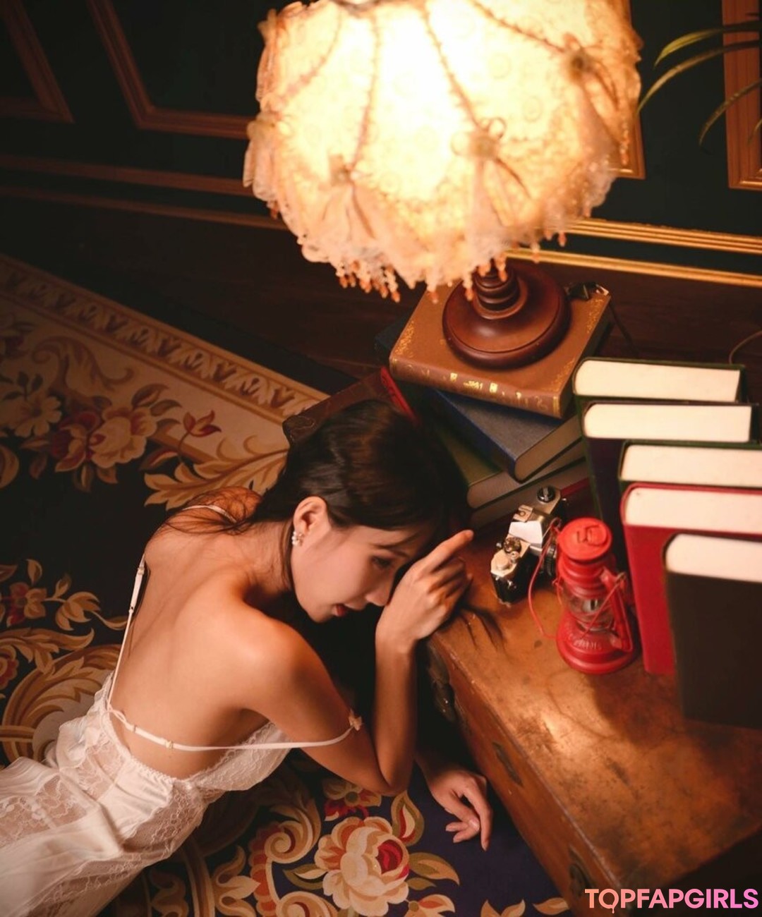 Naakte gelekte OnlyFans-foto van Anita Feifei #1575