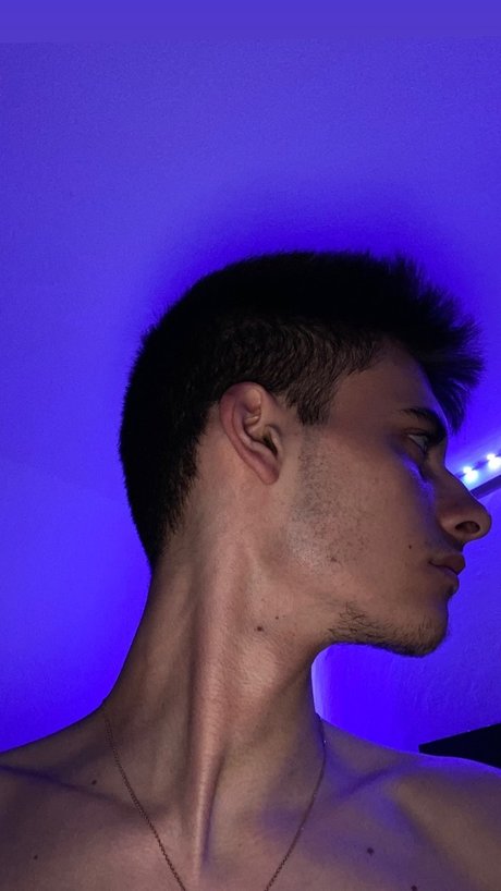 Naakte gelekte OnlyFans-foto van Dacian