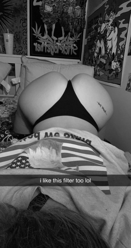 Naakte gelekte OnlyFans-foto van Kitty