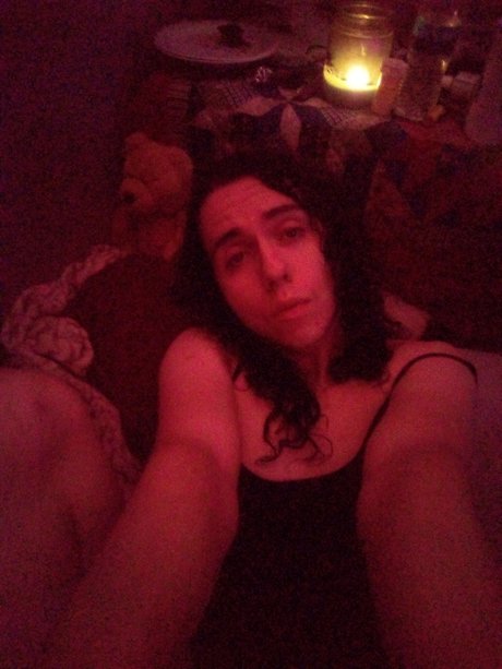 Naakte gelekte OnlyFans-foto van Claire Bear