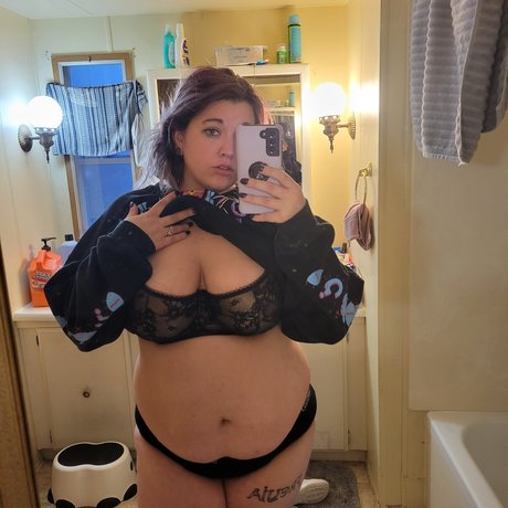 Naakte gelekte OnlyFans-foto van Princess Luna