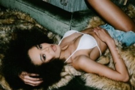 Naakte gelekte OnlyFans-foto van Chinagolden