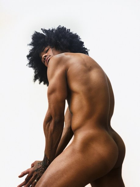 Naakte gelekte OnlyFans-foto van Chico Fit