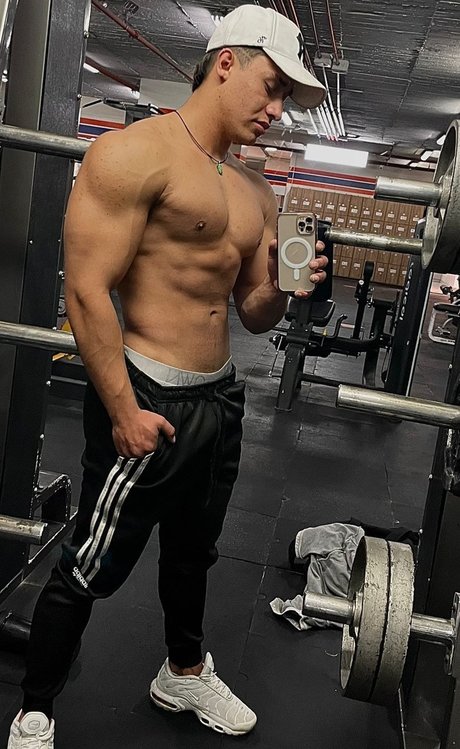 Naakte gelekte OnlyFans-foto van Dilan Coy