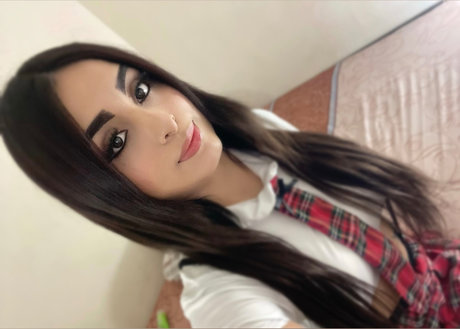 Naakte gelekte OnlyFans-foto van Daniiela Narvaez