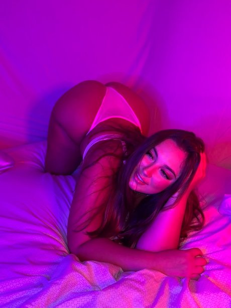 Naakte gelekte OnlyFans-foto van Leah
