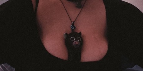 Naakte gelekte OnlyFans-foto van Princess Shroom