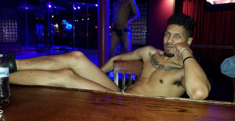 Naakte gelekte OnlyFans-foto van Prince Rico Suave