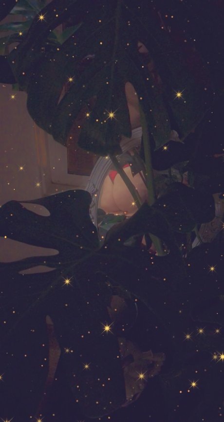 Naakte gelekte OnlyFans-foto van Peach Princess 