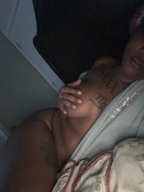 Naakte gelekte OnlyFans-foto van Tootsie
