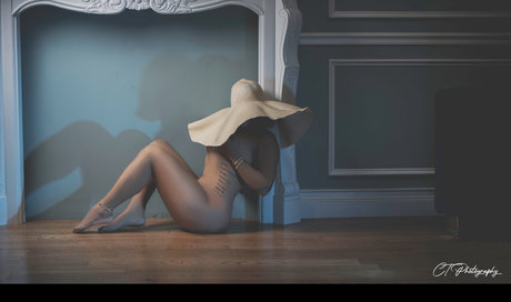 Naakte gelekte OnlyFans-foto van Ohdattslili