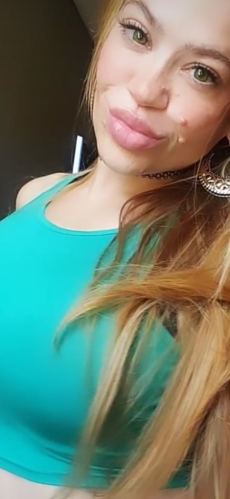 Naakte gelekte OnlyFans-foto van Diosaisis