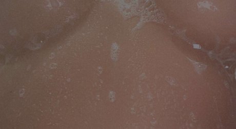 Naakte gelekte OnlyFans-foto van Mamaa 