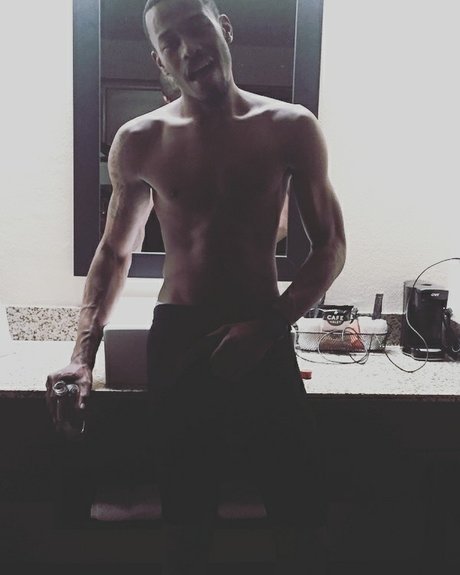 Naakte gelekte OnlyFans-foto van Richard Armstrong