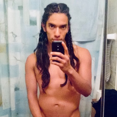 Naakte gelekte OnlyFans-foto van Lorenzo