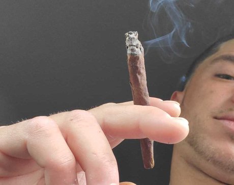 Naakte gelekte OnlyFans-foto van Puffwellington