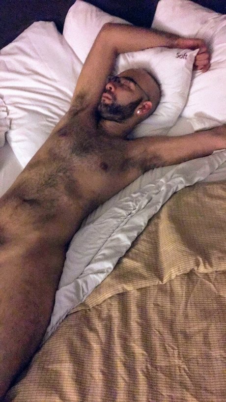 Naakte gelekte OnlyFans-foto van Puertoriking