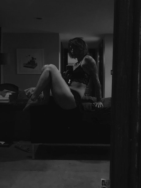 Naakte gelekte OnlyFans-foto van Proziumlove