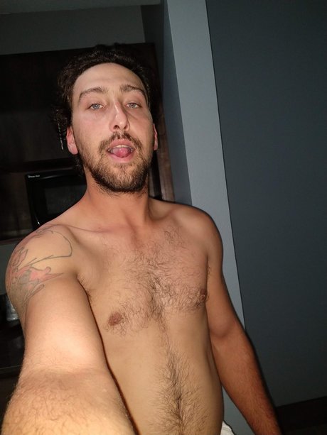Naakte gelekte OnlyFans-foto van Ryan Tirado