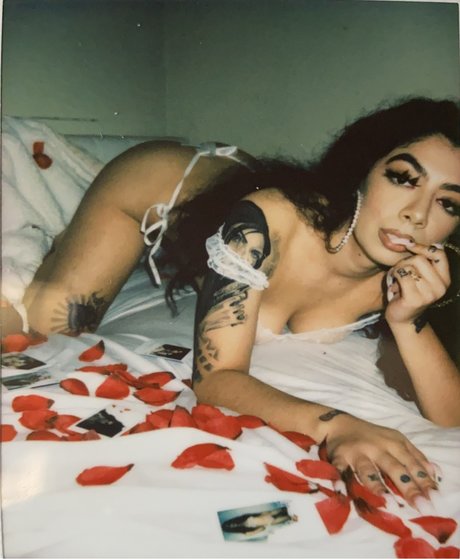 Naakte gelekte OnlyFans-foto van Dulce Marie