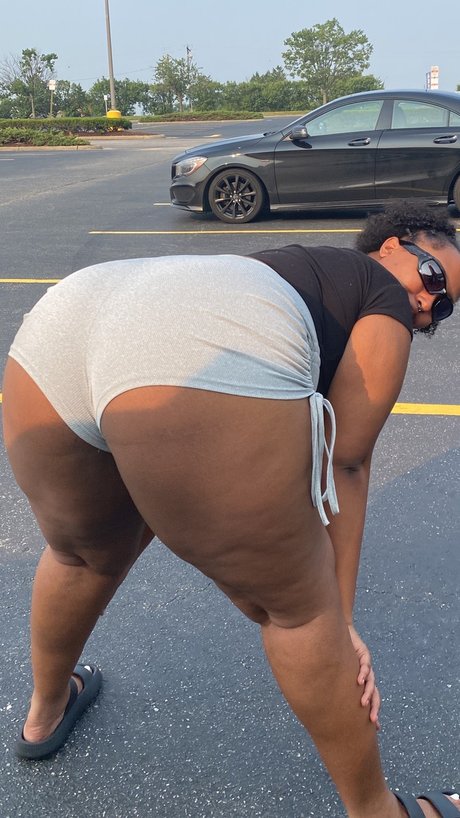 Naakte gelekte OnlyFans-foto van Da Brat 