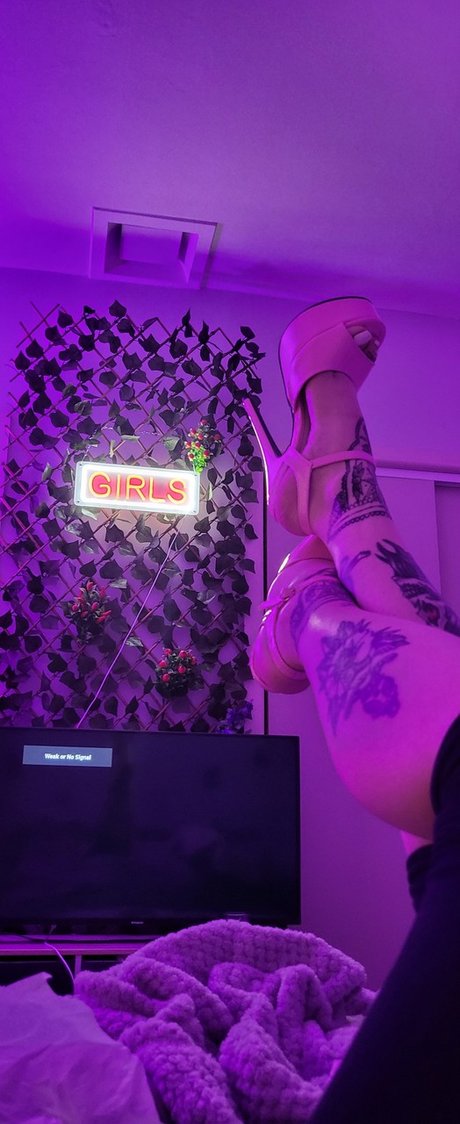 Naakte gelekte OnlyFans-foto van Mercedes