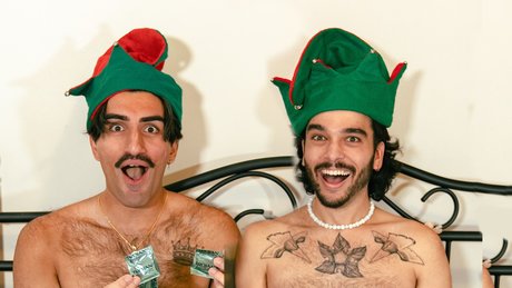 Naakte gelekte OnlyFans-foto van Derek And Jaspal