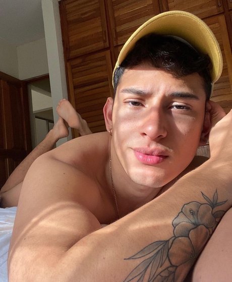 Naakte gelekte OnlyFans-foto van Xan