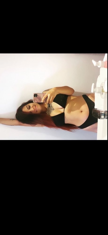 Naakte gelekte OnlyFans-foto van Dani Lara