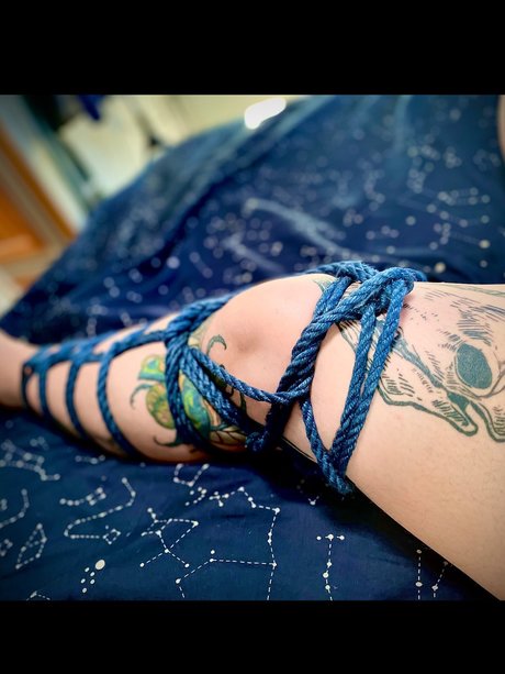 Naakte gelekte OnlyFans-foto van Blu