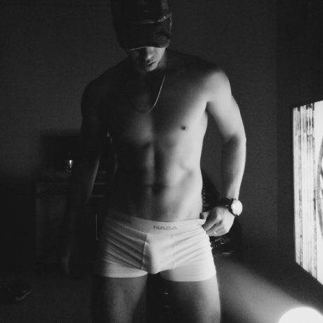 Naakte gelekte OnlyFans-foto van Dante