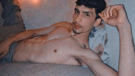 Naakte gelekte OnlyFans-foto van Dencis Torres