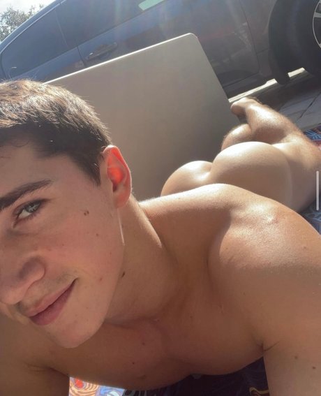 Naakte gelekte OnlyFans-foto van Zach