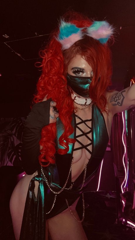 Naakte gelekte OnlyFans-foto van Cherry