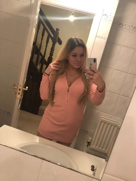 Naakte gelekte OnlyFans-foto van Christine