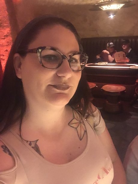 Naakte gelekte OnlyFans-foto van Christine