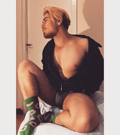 Naakte gelekte OnlyFans-foto van Diego Matias