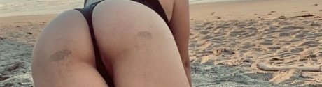 Naakte gelekte OnlyFans-foto van  Demon