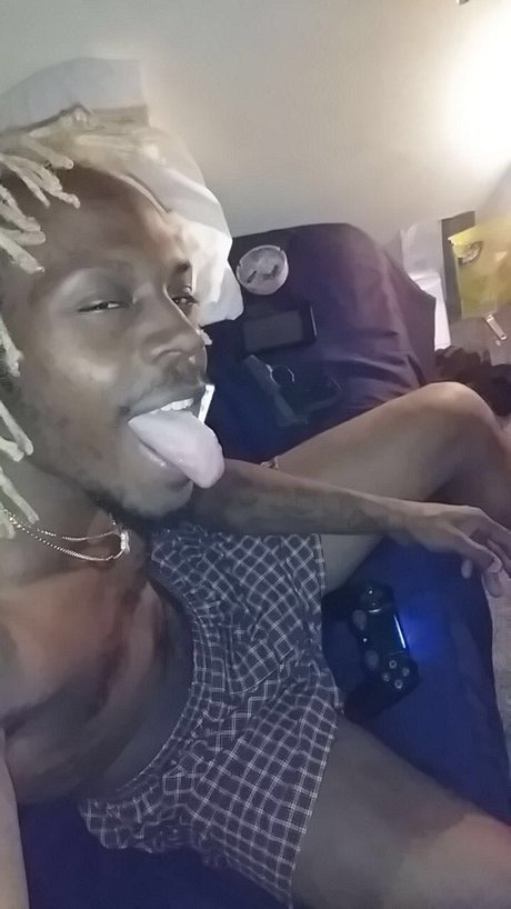 Naakte gelekte OnlyFans-foto van Qnasty