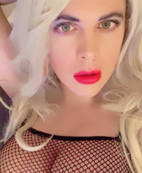 Naakte gelekte OnlyFans-foto van Crossdresser Barcelona