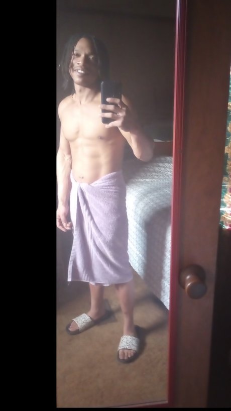 Naakte gelekte OnlyFans-foto van Licky Licky