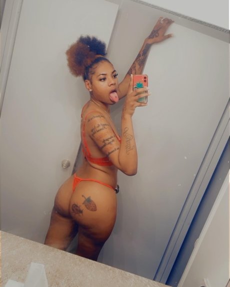 Naakte gelekte OnlyFans-foto van Thirsttrap