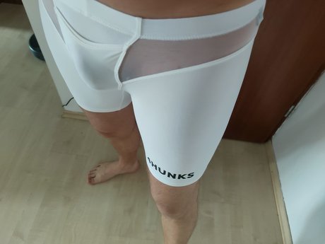 Naakte gelekte OnlyFans-foto van Puppytitus
