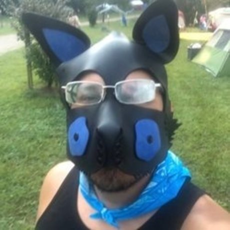 Naakte gelekte OnlyFans-foto van Pup Ember