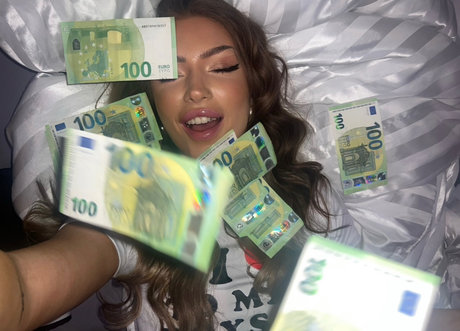 Naakte gelekte OnlyFans-foto van Lana
