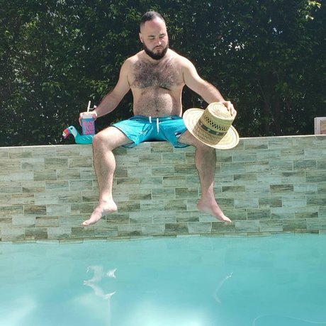 Naakte gelekte OnlyFans-foto van Deerockbear