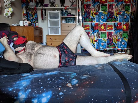 Naakte gelekte OnlyFans-foto van Pup Quint