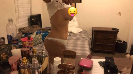 Naakte gelekte OnlyFans-foto van Queenvqueen