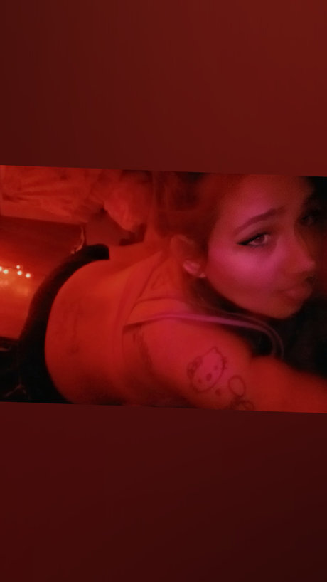 Naakte gelekte OnlyFans-foto van Juicytits34